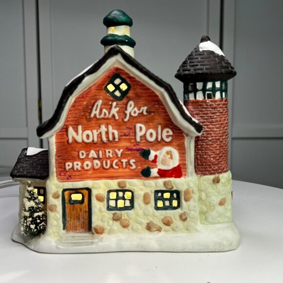 North Pole Dairy Products Illuminated Christmas Village Barn 1991 (No Box) - Picture 4 of 12